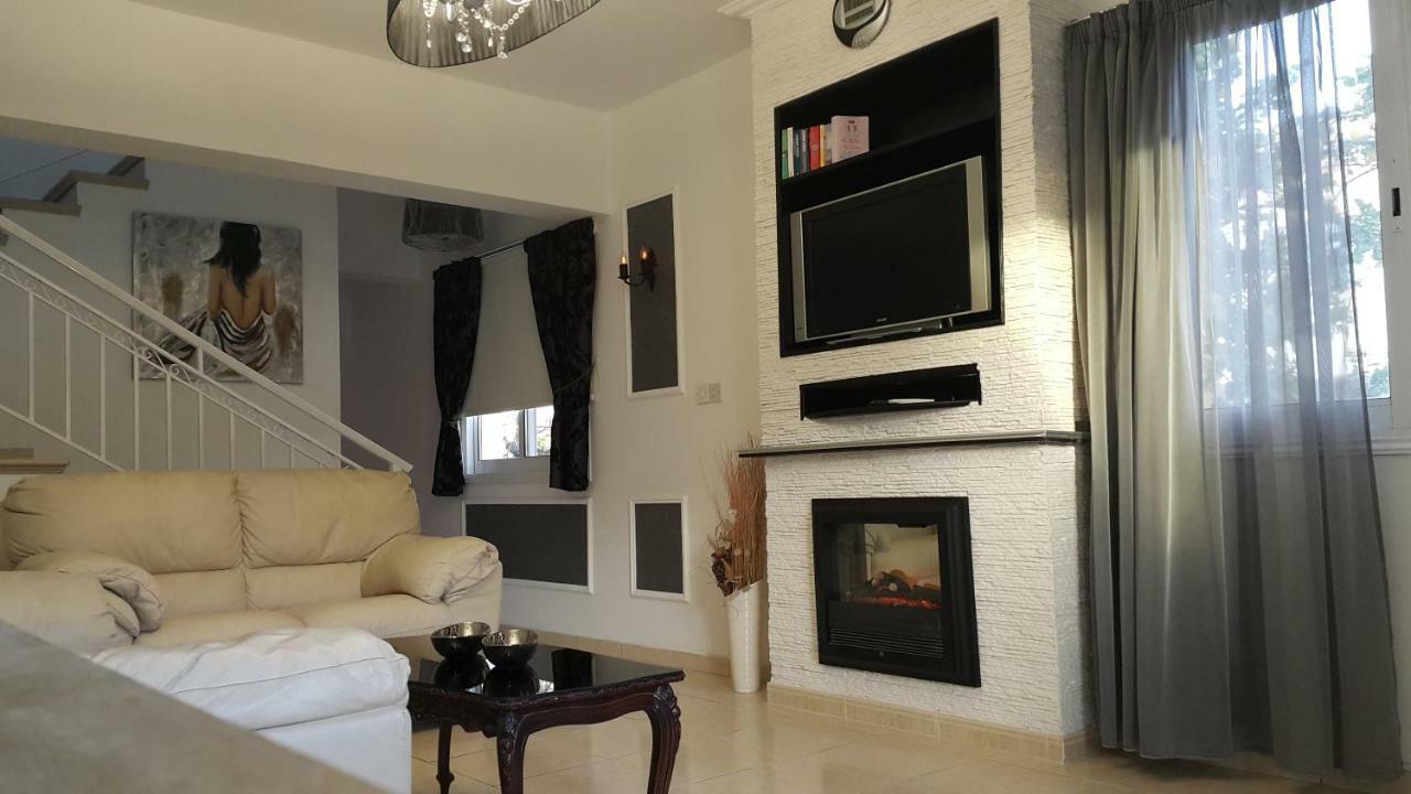 Ivoton Home Paphos Exterior photo